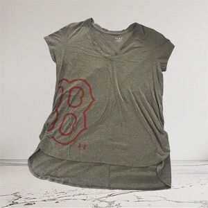 Under Armour Women's Boston Red Sox tee XL very flattering